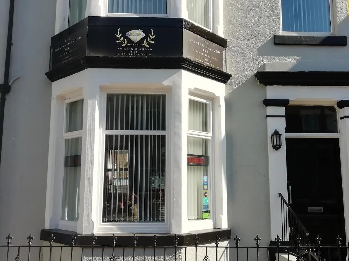 The Shining Diamond Bed & Breakfast Blackpool 3*,  United Kingdom