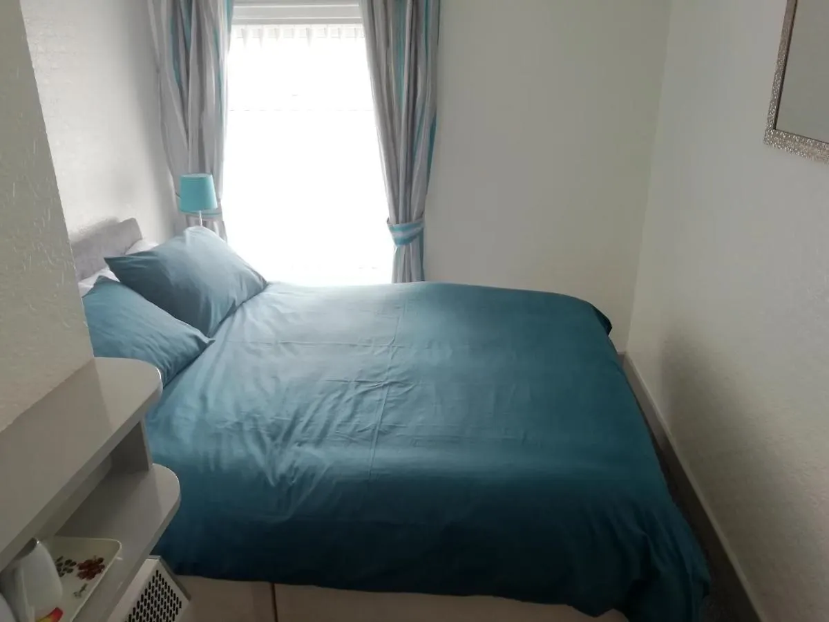 The Shining Diamond Bed & Breakfast Blackpool