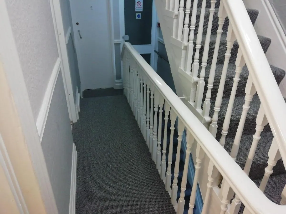 The Shining Diamond Bed & Breakfast Blackpool