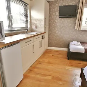 Aparthotel Gloucester Road By Roomsbooked - Free Parking